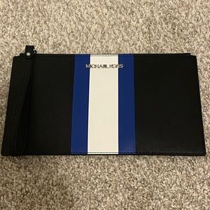 NWOT Michael Kors Jet Set Wristlet